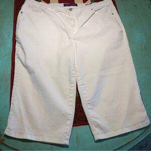 Gloria Vanderbilt Amanda white denim capri